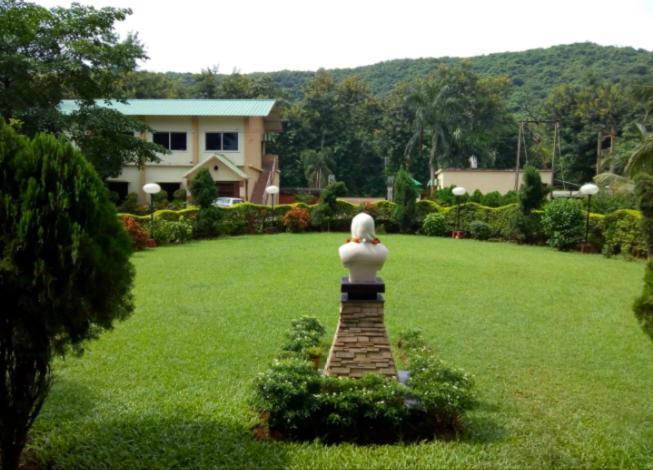 Nirupama Hotels Dhenkanal Exteriör bild